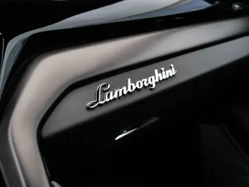 LAMBORGHINI Urus S Nero Helene  Park Assistance Package