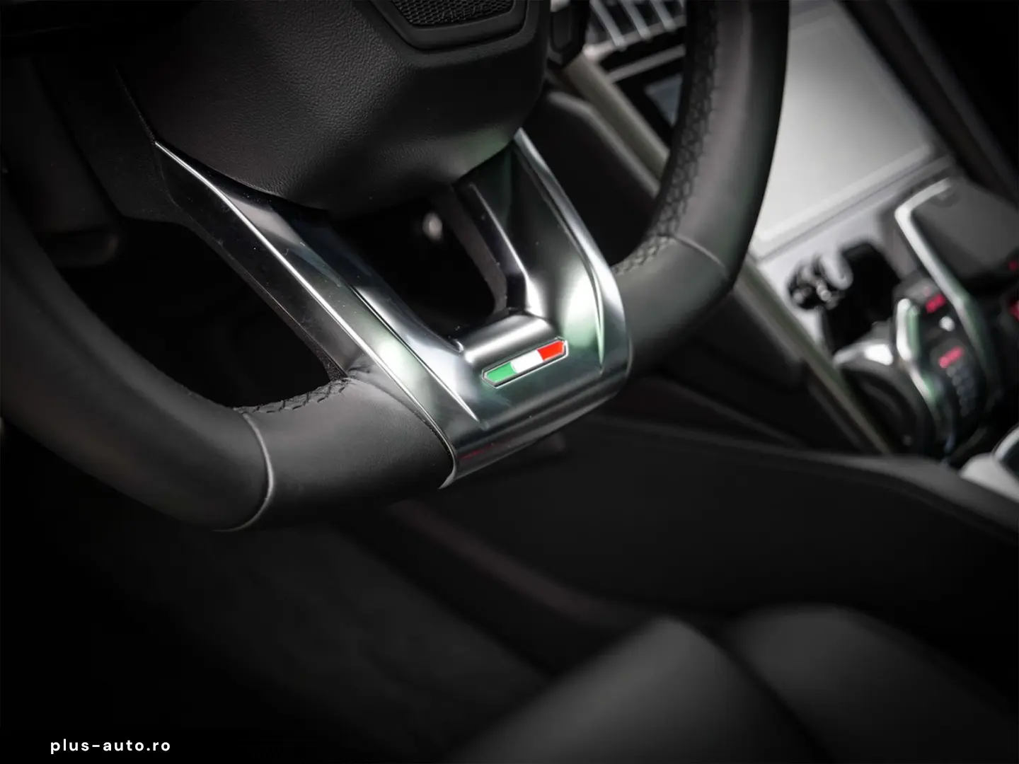 LAMBORGHINI Urus S Nero Helene  Park Assistance Package