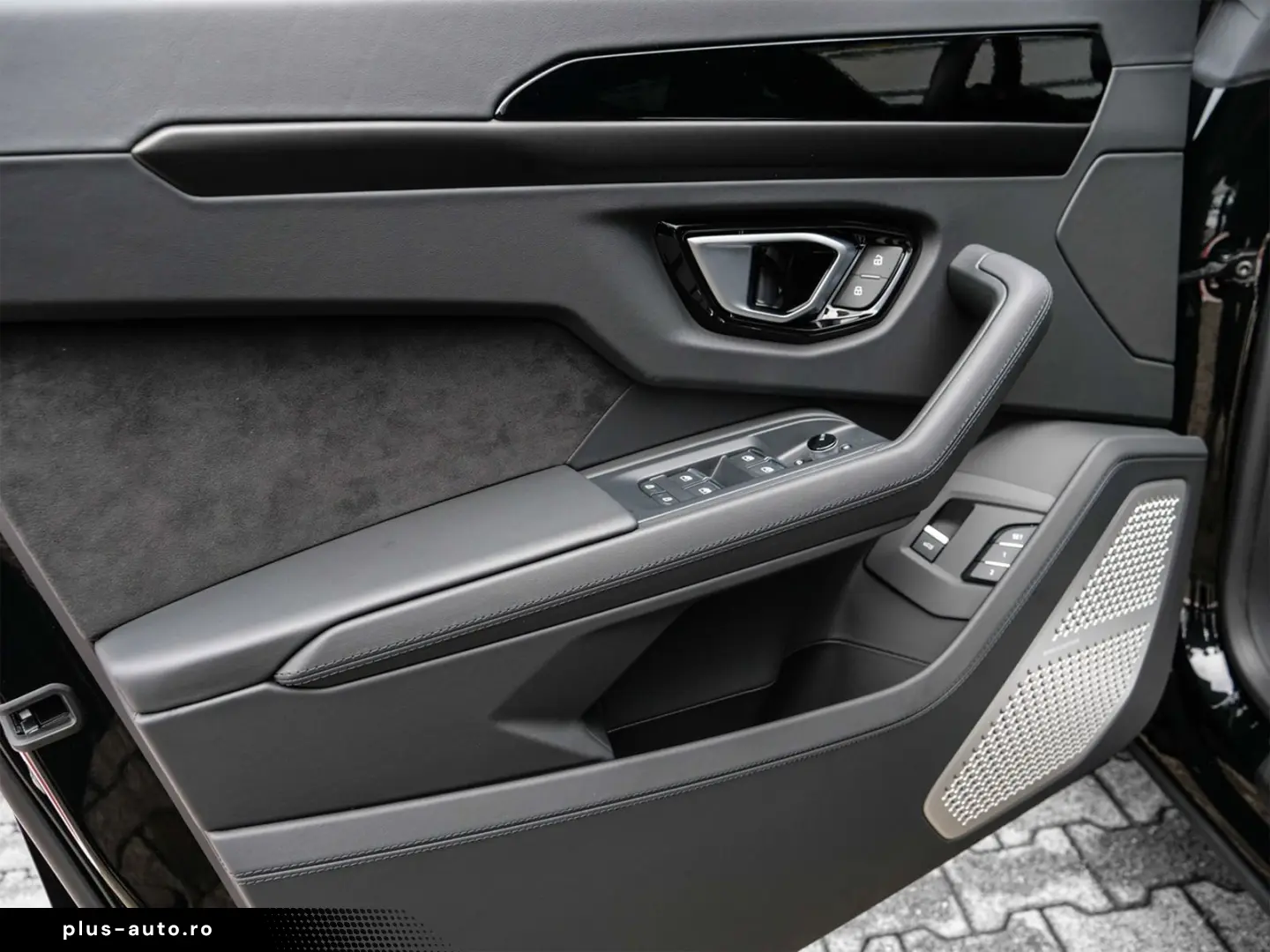 LAMBORGHINI Urus S Nero Helene  Park Assistance Package