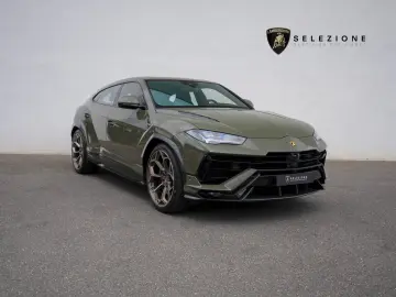 LAMBORGHINI Urus Performante