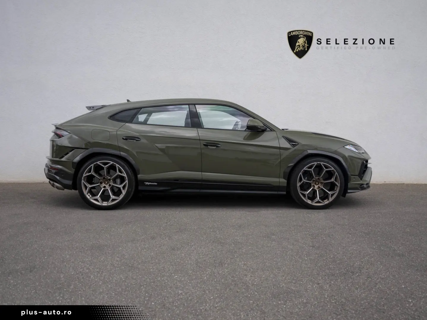 LAMBORGHINI Urus Performante