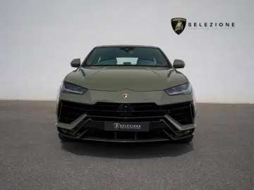 LAMBORGHINI Urus Performante