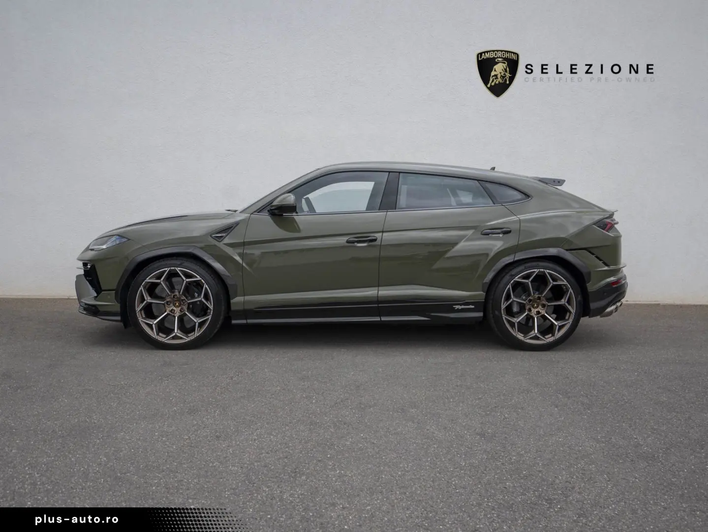 LAMBORGHINI Urus Performante