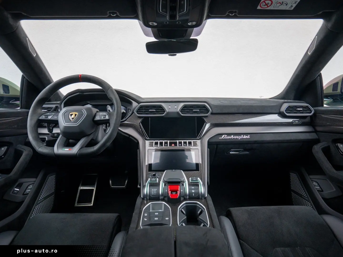 LAMBORGHINI Urus Performante