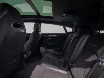 LAMBORGHINI Urus Performante