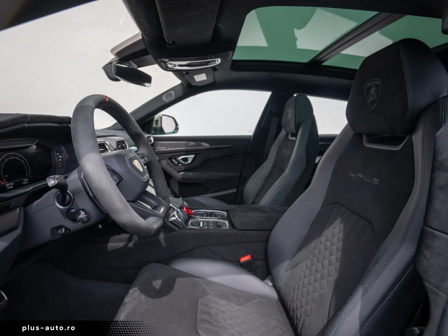 LAMBORGHINI Urus Performante
