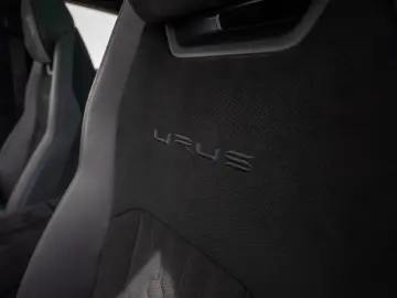 LAMBORGHINI Urus Performante
