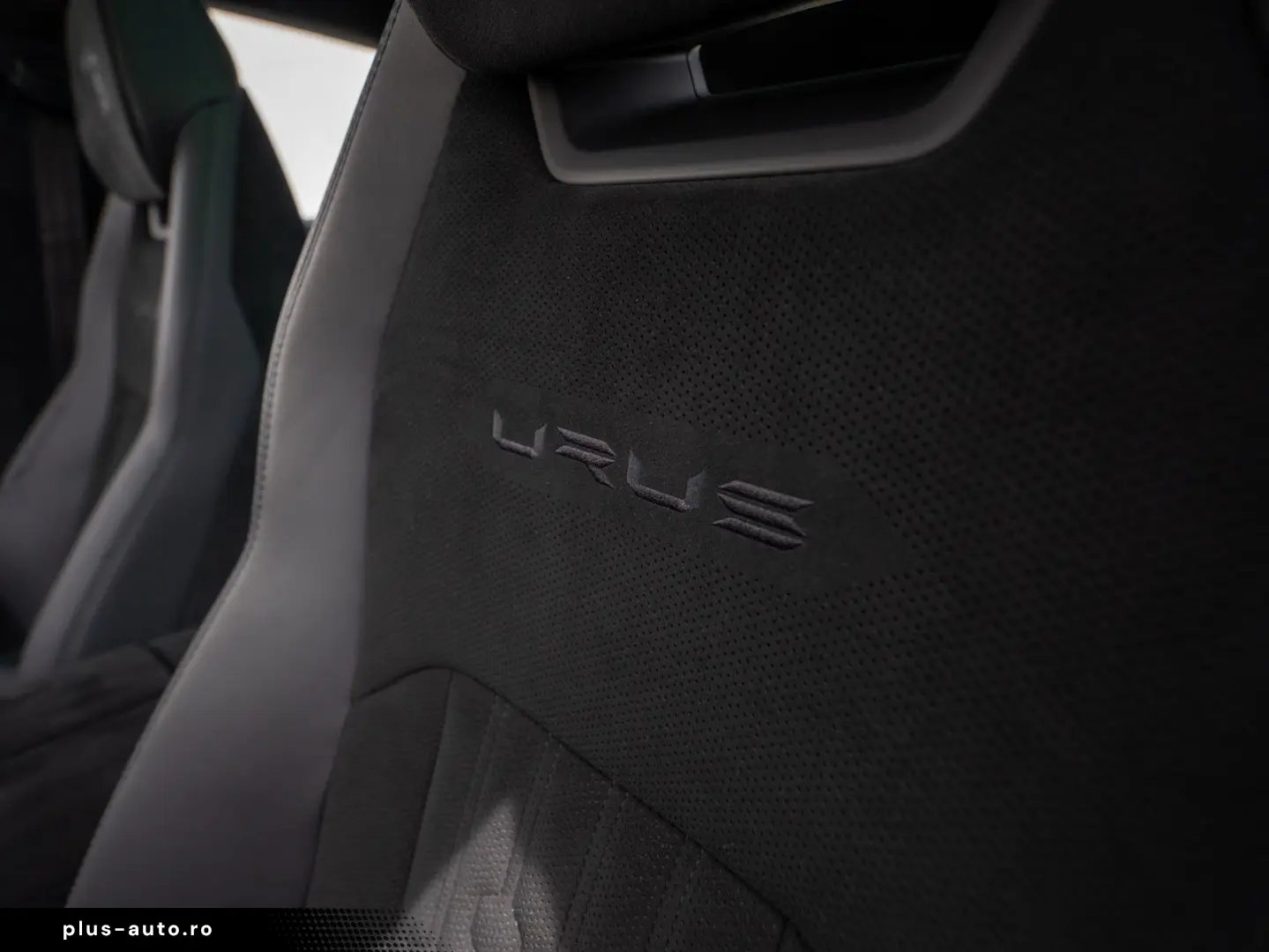 LAMBORGHINI Urus Performante