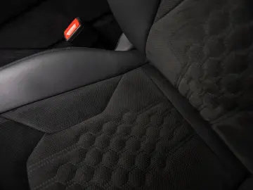 LAMBORGHINI Urus Performante