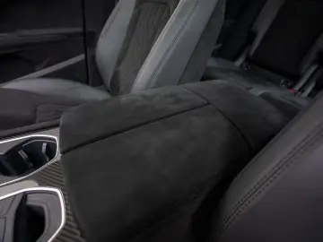 LAMBORGHINI Urus Performante