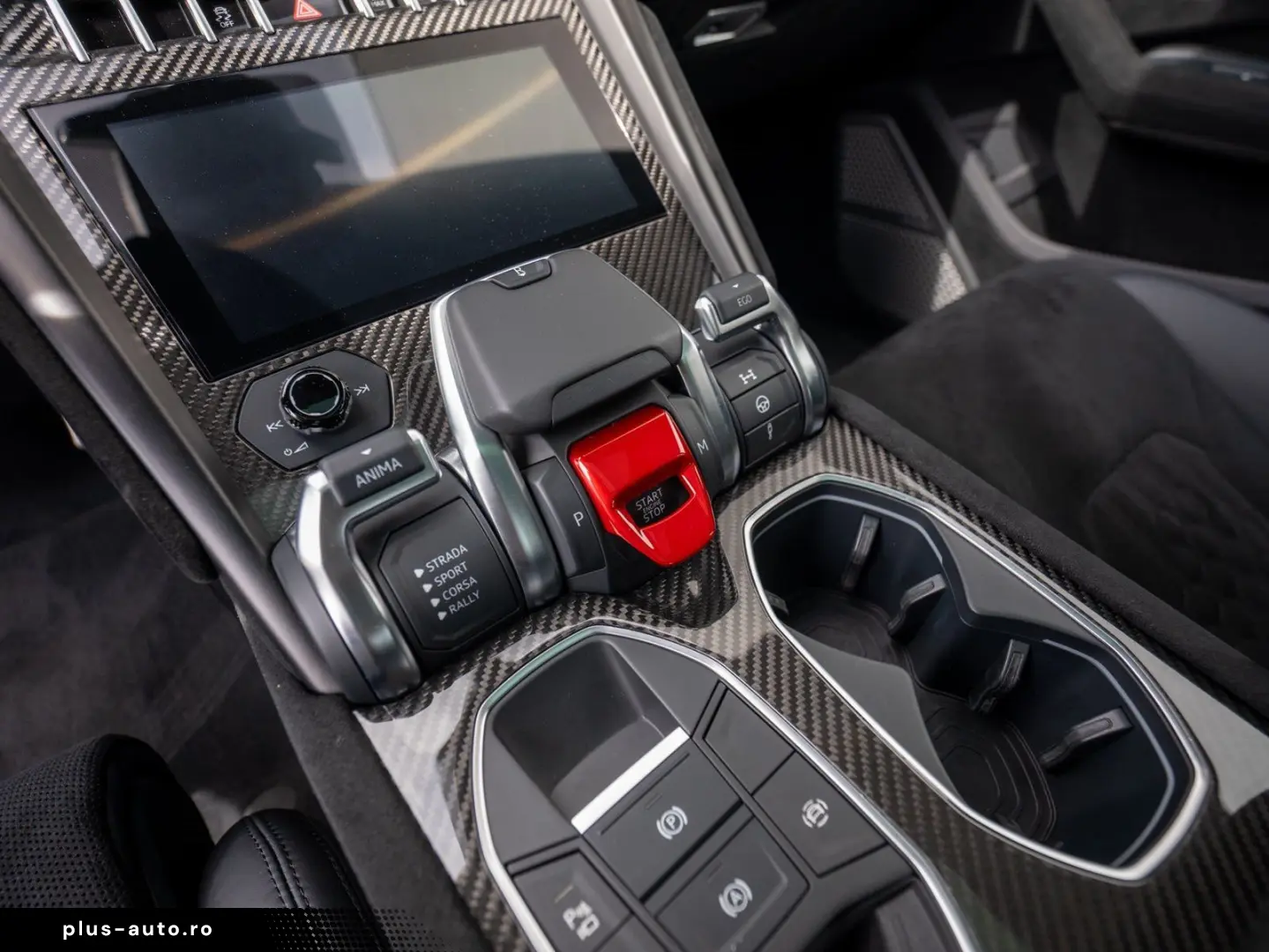 LAMBORGHINI Urus Performante