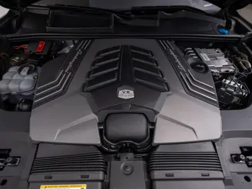 LAMBORGHINI Urus Performante