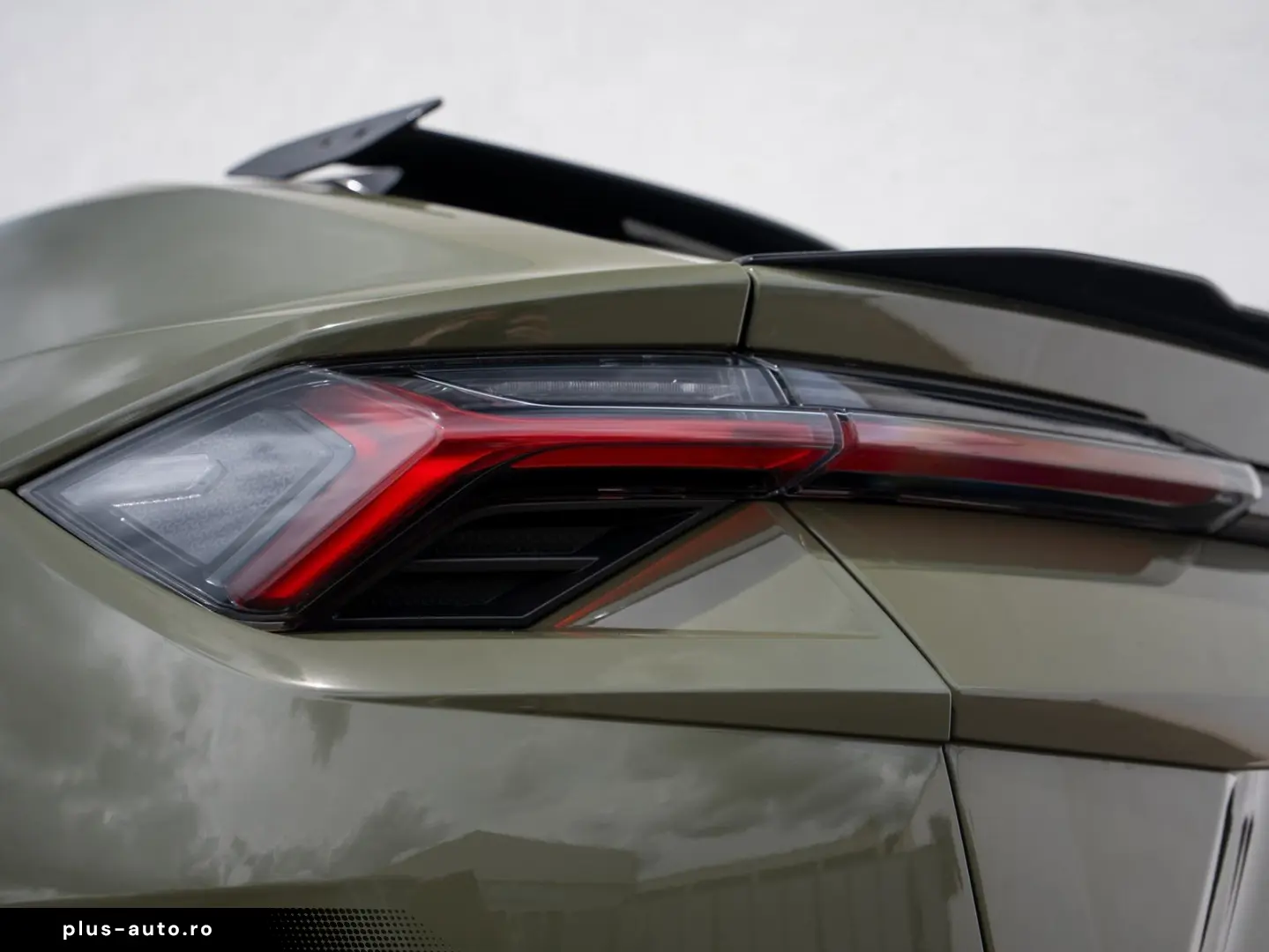 LAMBORGHINI Urus Performante