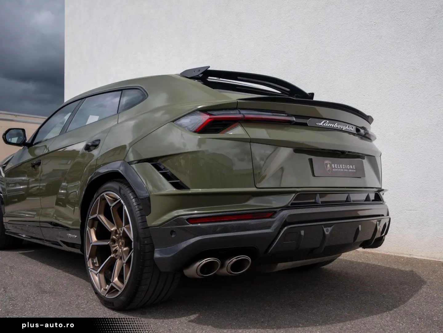 LAMBORGHINI Urus Performante