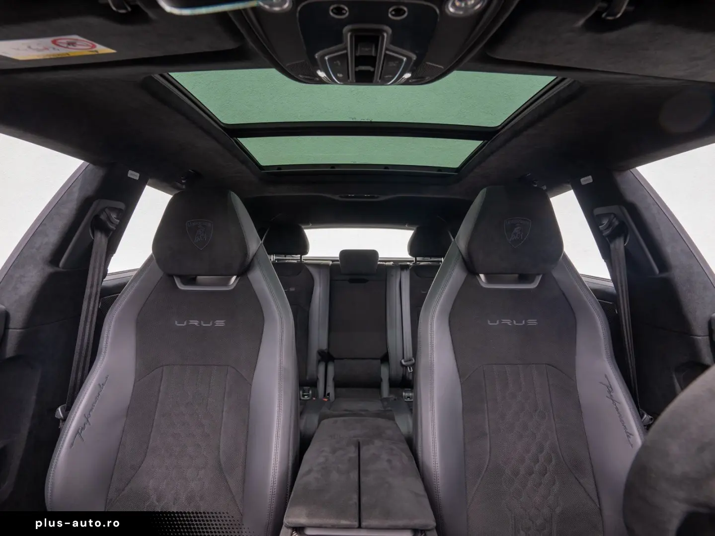 LAMBORGHINI Urus Performante