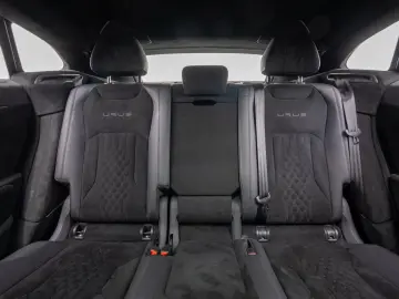 LAMBORGHINI Urus Performante