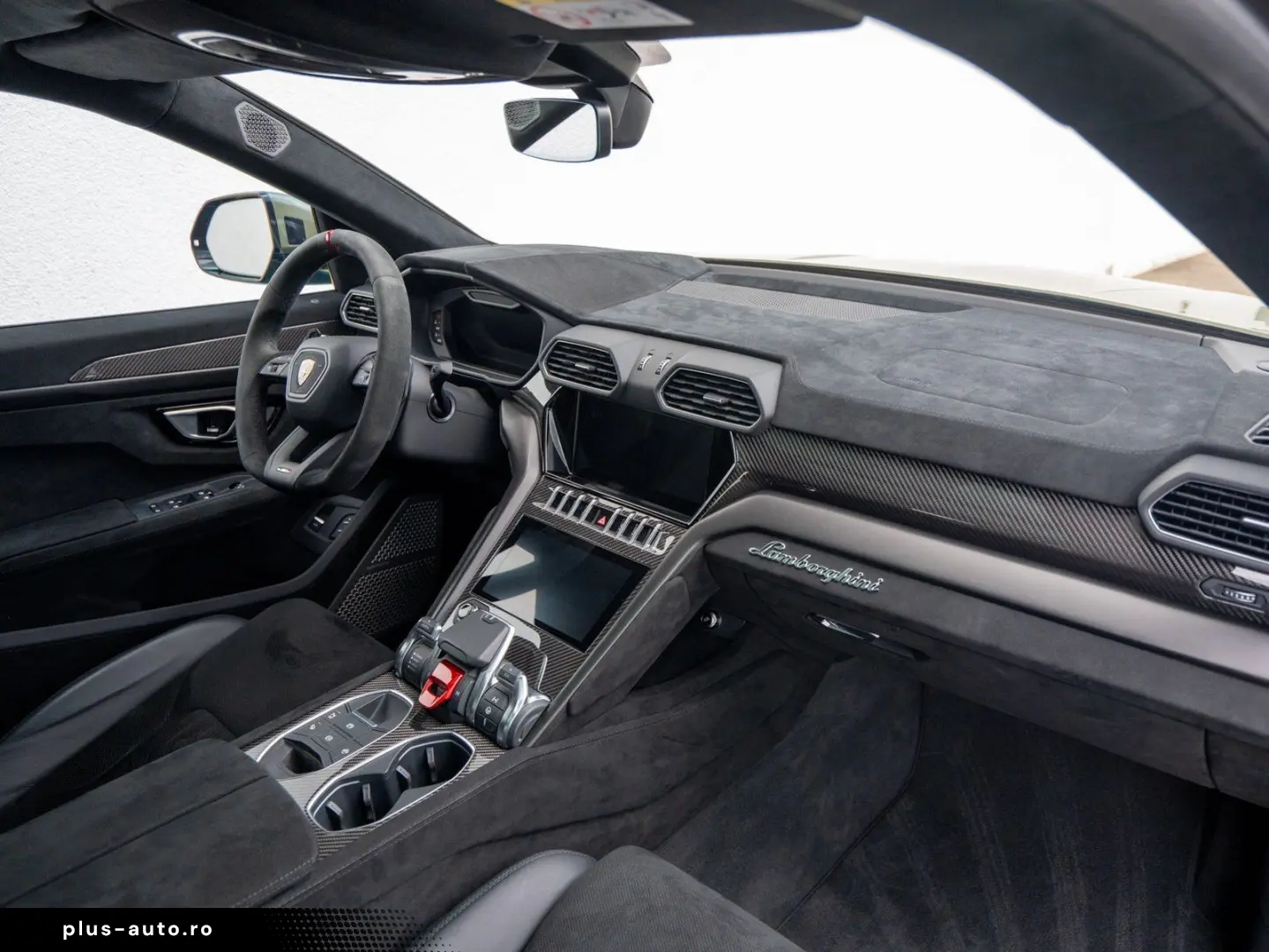 LAMBORGHINI Urus Performante