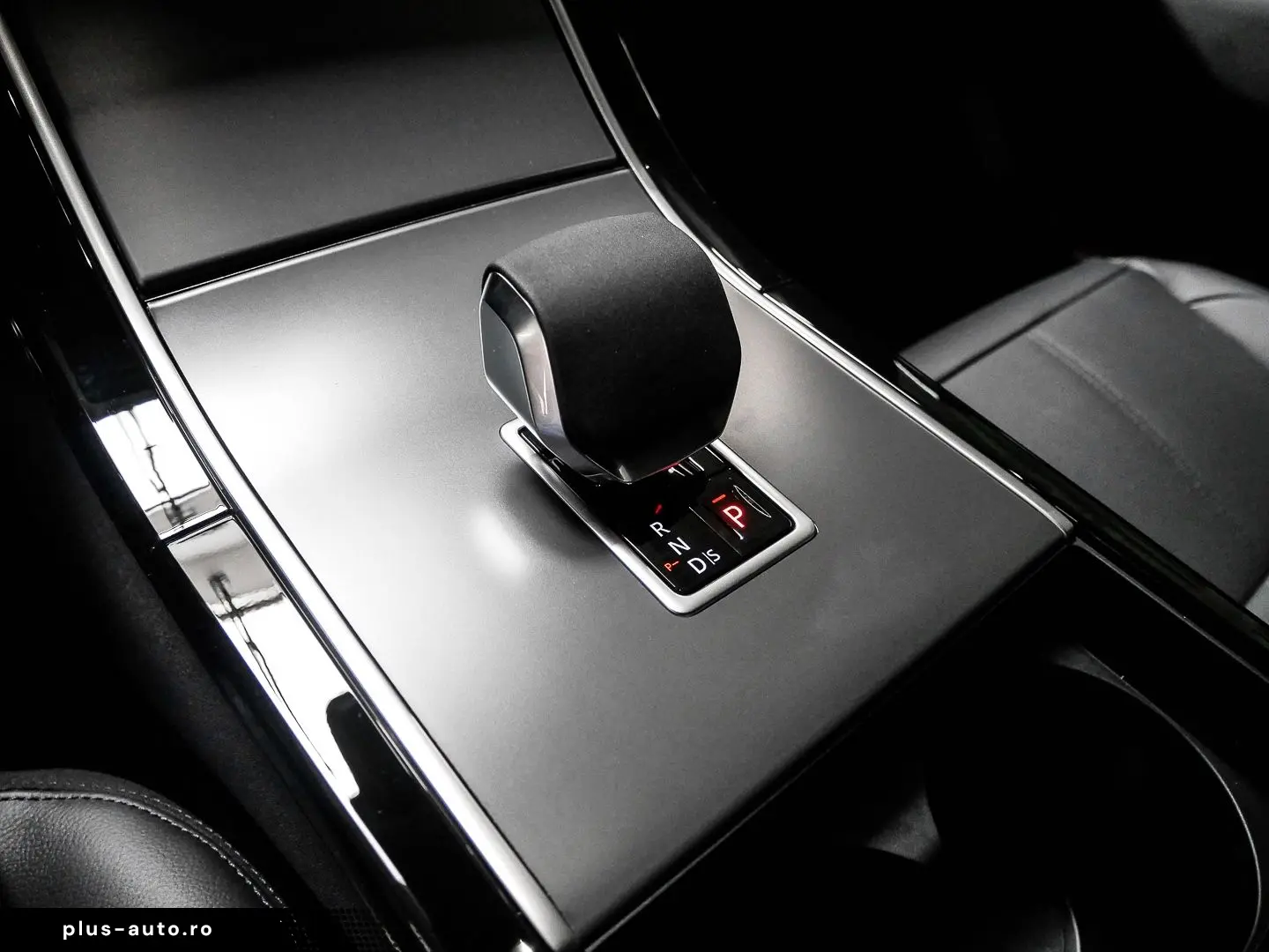 LAND ROVER Range Rover Velar Dynamic SE D300 HUD Panorama L