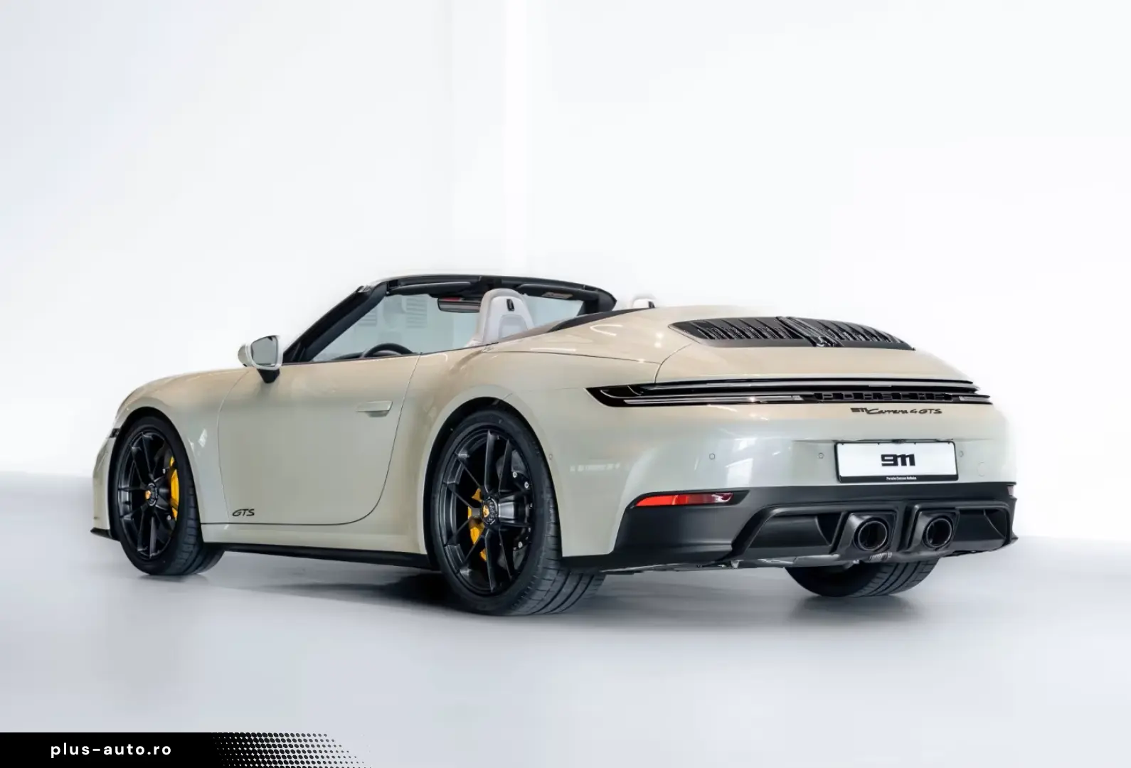 Porsche 992 911 Carrera 4 GTS Cabrio Burmester