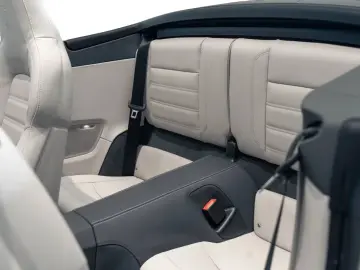 Porsche 992 911 Carrera 4 GTS Cabrio Burmester
