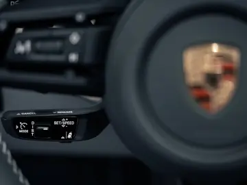 Porsche 992 911 Carrera 4 GTS Cabrio Burmester
