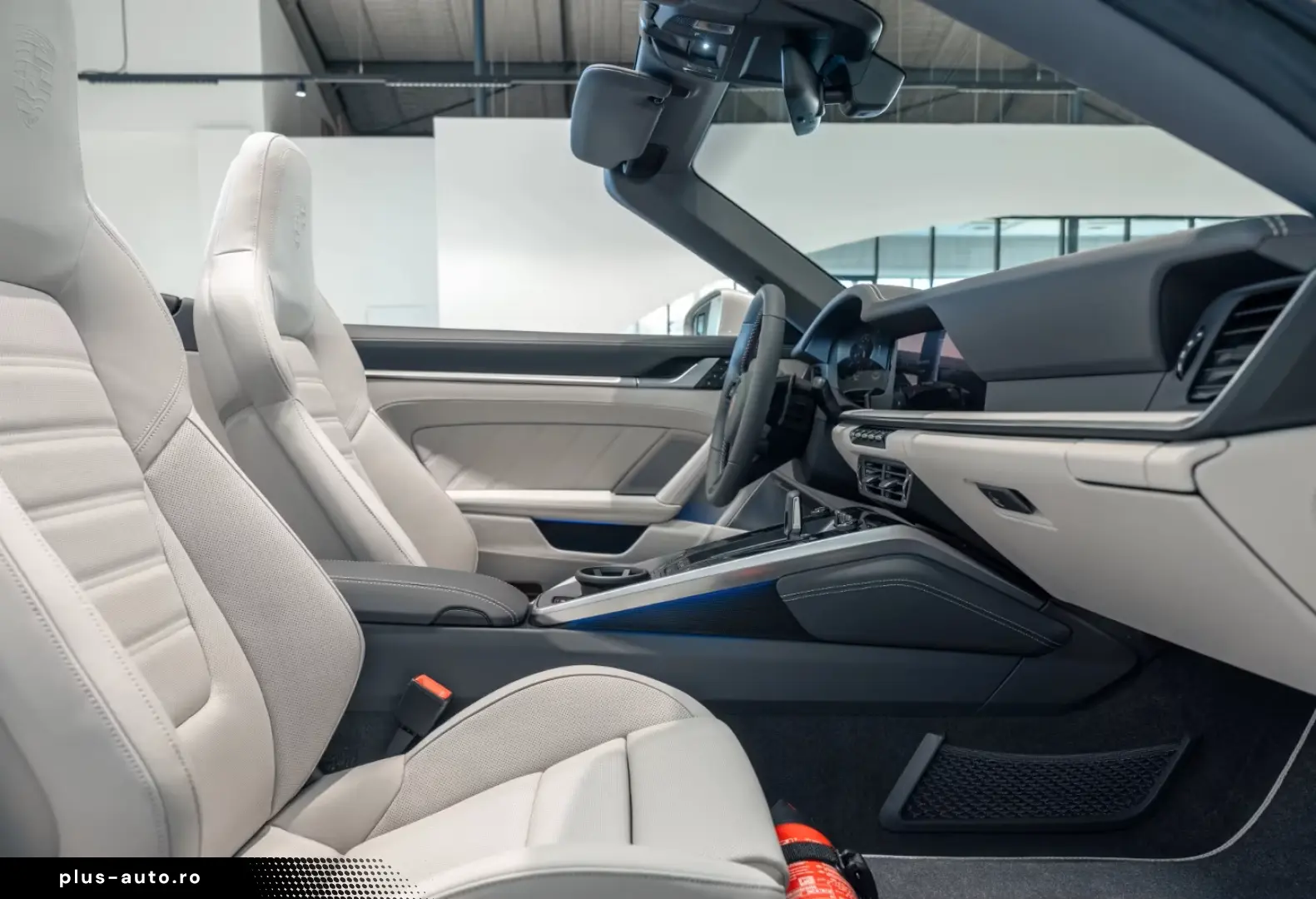 Porsche 992 911 Carrera 4 GTS Cabrio Burmester