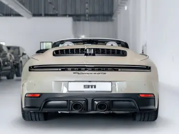 Porsche 992 911 Carrera 4 GTS Cabrio Burmester