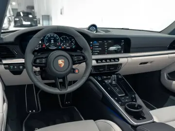 Porsche 992 911 Carrera 4 GTS Cabrio Burmester
