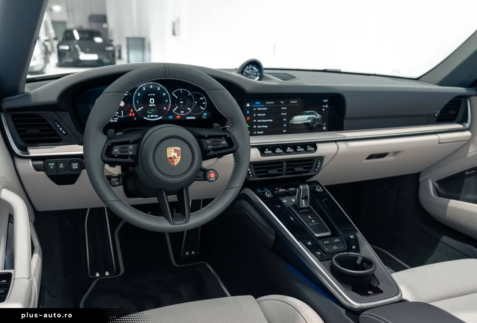 Porsche 992 911 Carrera 4 GTS Cabrio Burmester