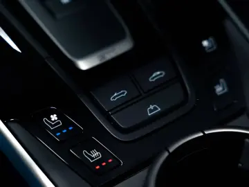 Porsche 992 911 Carrera 4 GTS Cabrio Burmester