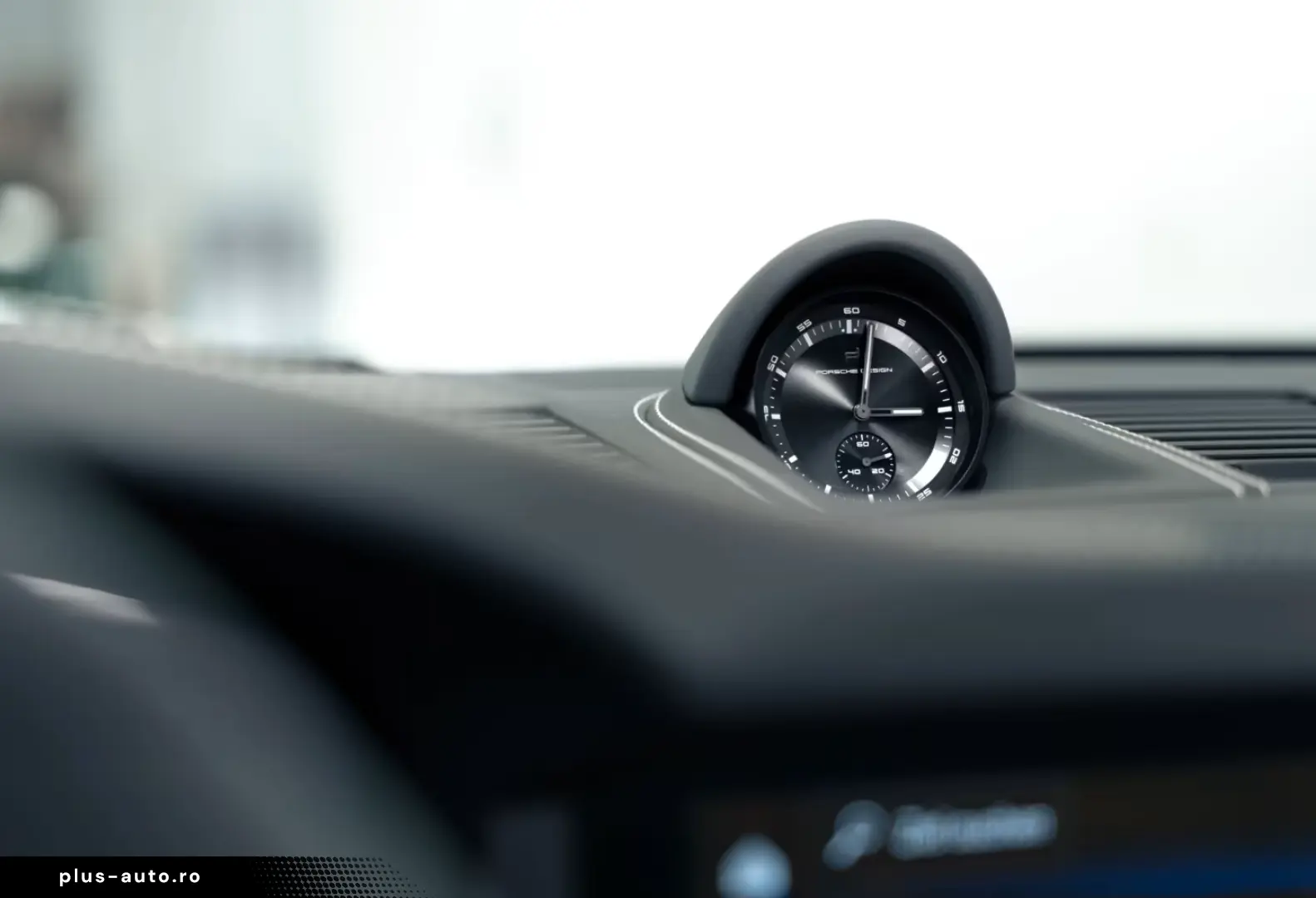 Porsche 992 911 Carrera 4 GTS Cabrio Burmester