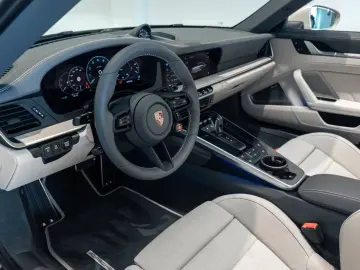 Porsche 992 911 Carrera 4 GTS Cabrio Burmester