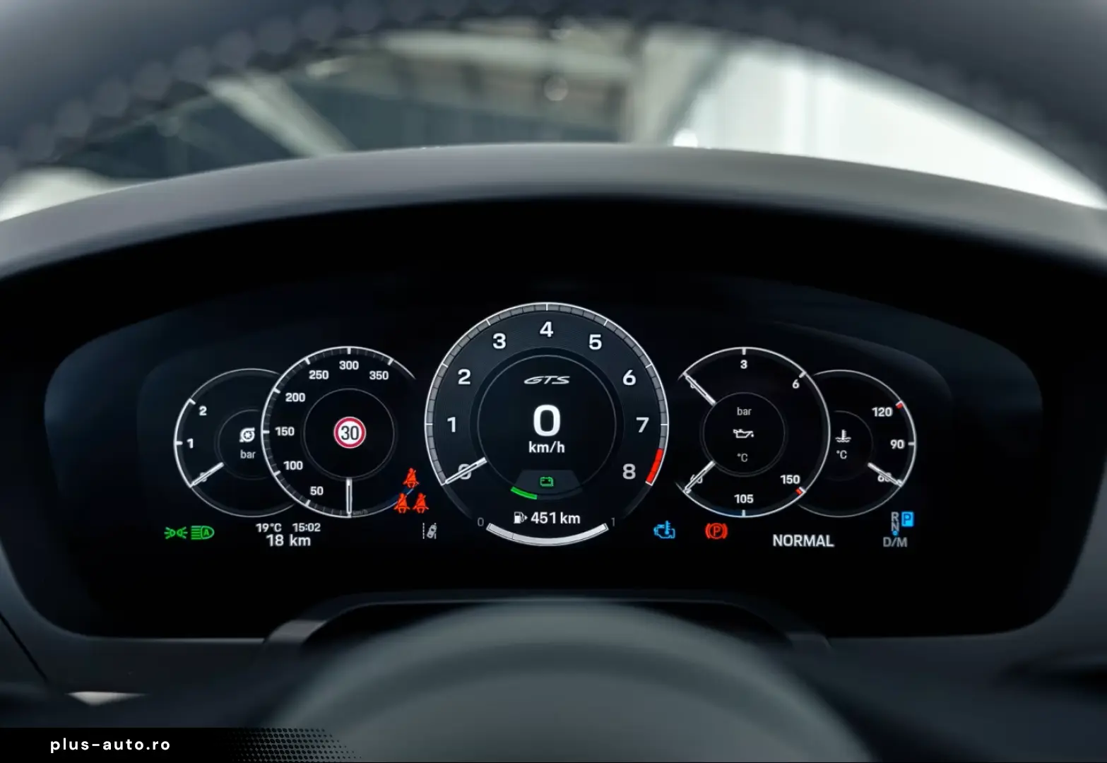 Porsche 992 911 Carrera 4 GTS Cabrio Burmester
