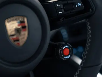 Porsche 992 911 Carrera 4 GTS Cabrio Burmester