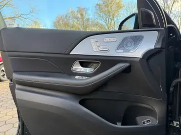 MERCEDES-BENZ GLE 300 d 4M AMG PANO AHK AIRMATIC HUD…