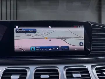 MERCEDES-BENZ GLE 300 d 4M AMG PANO AHK AIRMATIC HUD…
