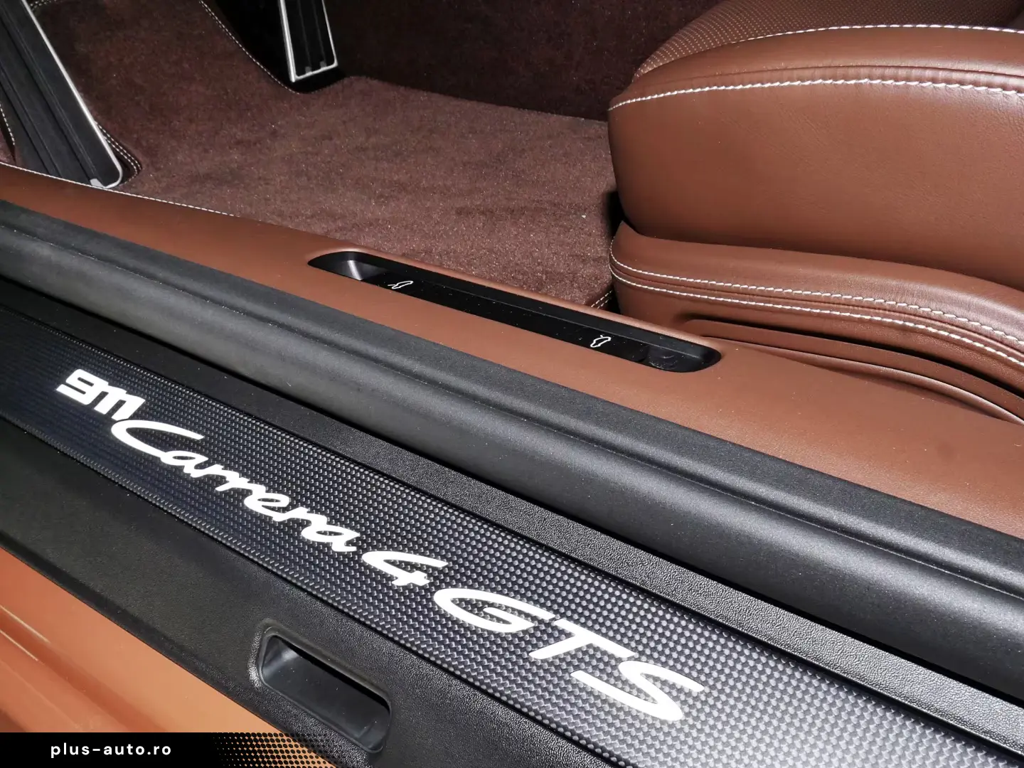 Porsche 911 992 Carrera 4 GTS Cabriolet PTS