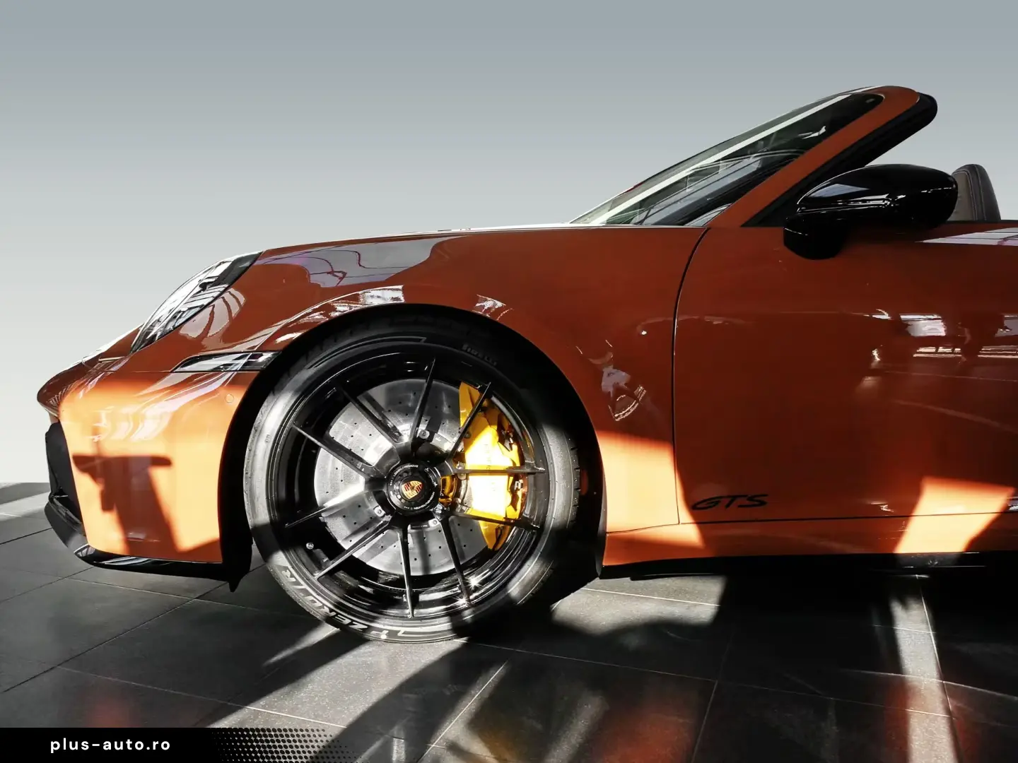 Porsche 911 992 Carrera 4 GTS Cabriolet PTS