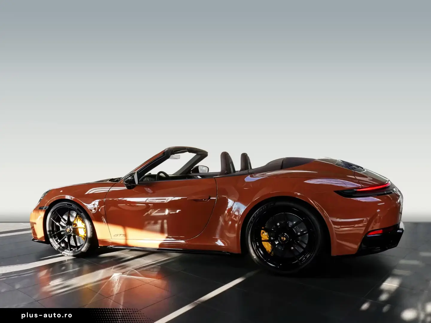 Porsche 911 992 Carrera 4 GTS Cabriolet PTS