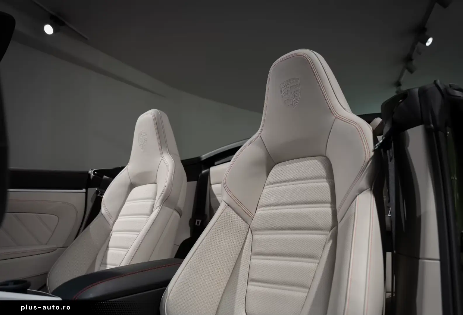 Porsche 992 911 Carrera 4 GTS Cabrio Natooliv