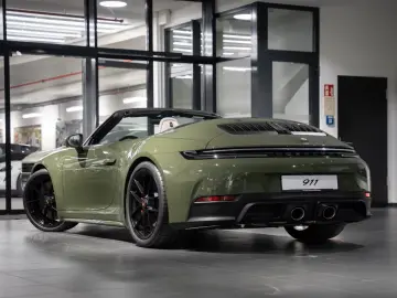 Porsche 992 911 Carrera 4 GTS Cabrio Natooliv