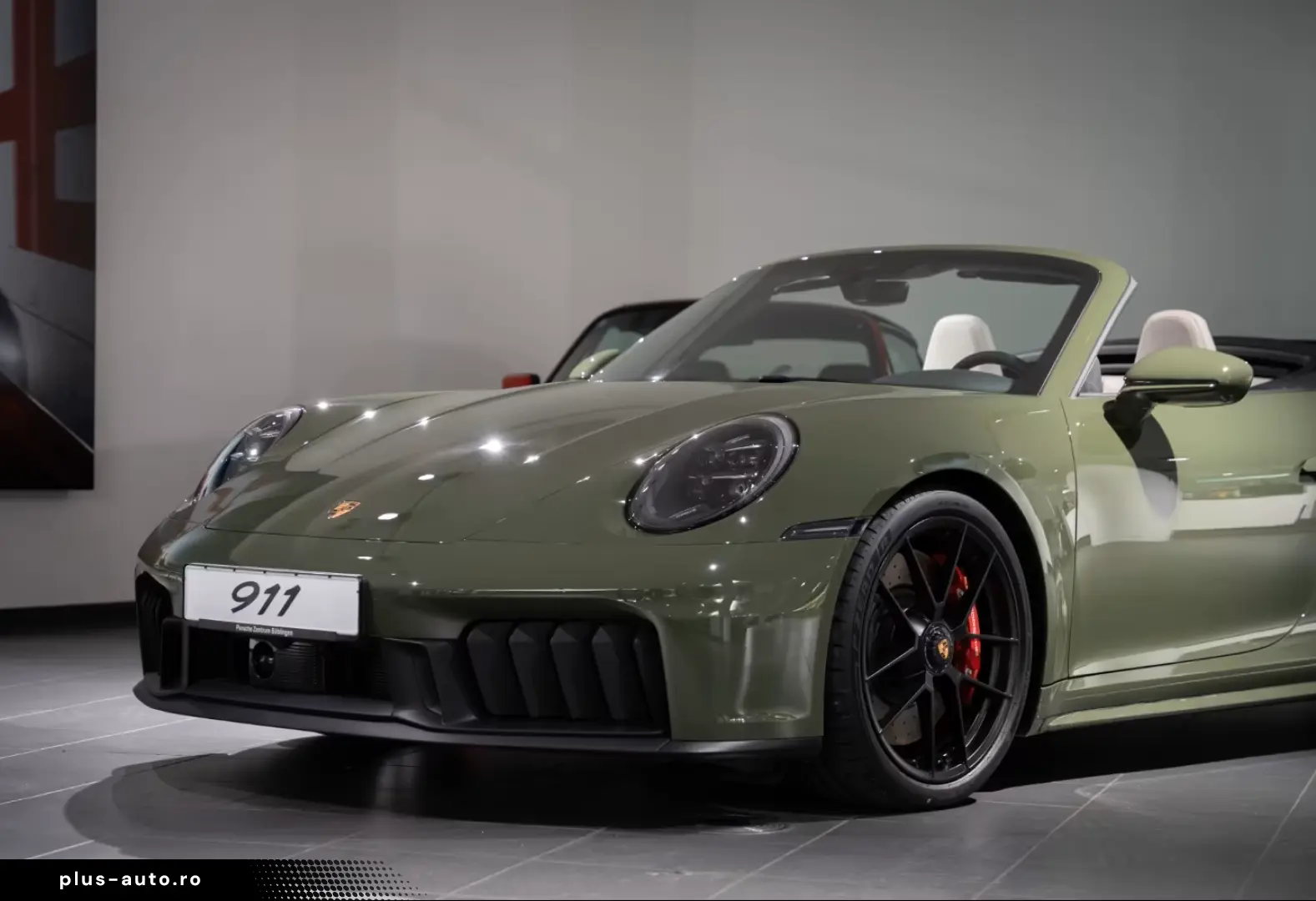 Porsche 992 911 Carrera 4 GTS Cabrio Natooliv