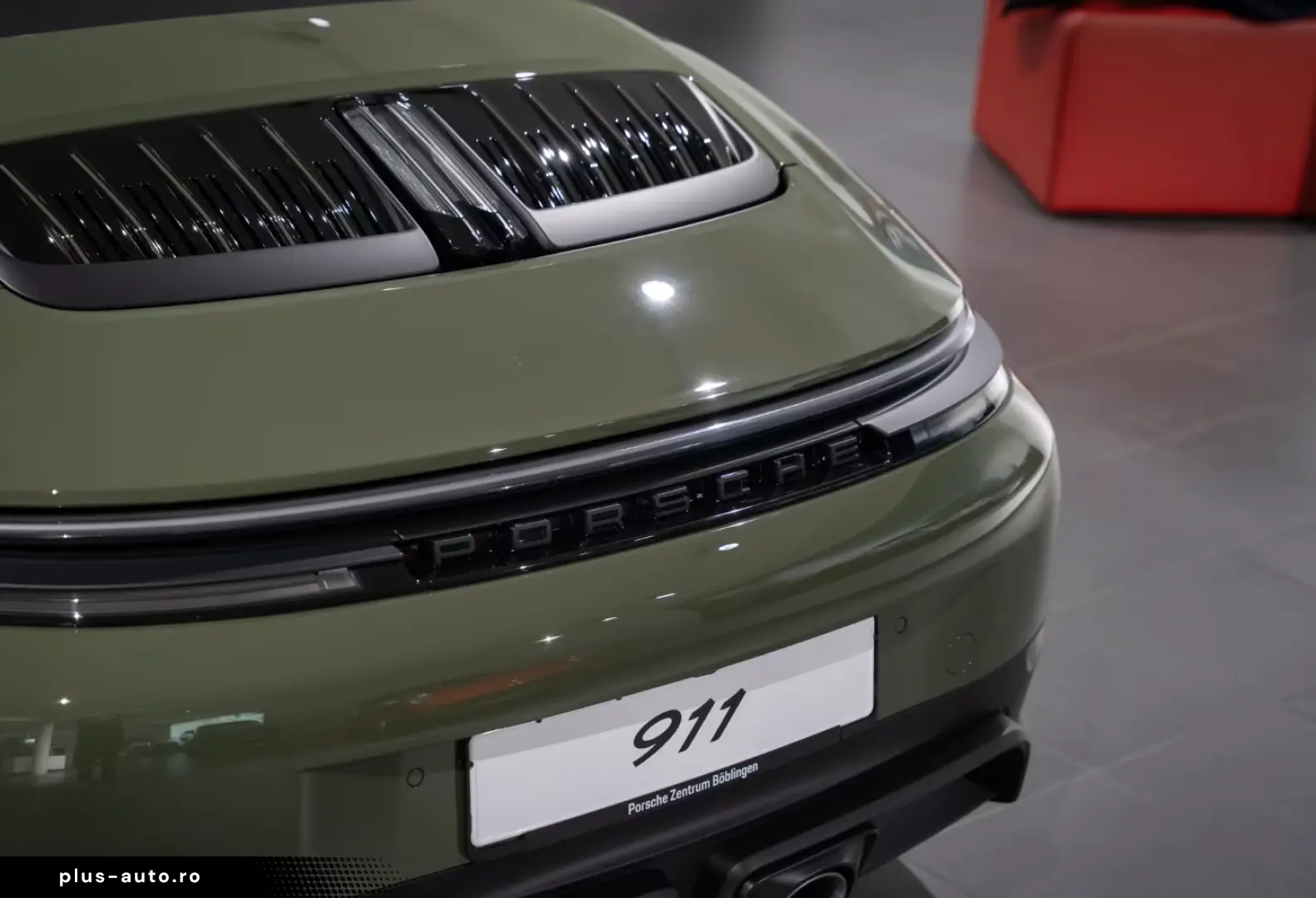Porsche 992 911 Carrera 4 GTS Cabrio Natooliv