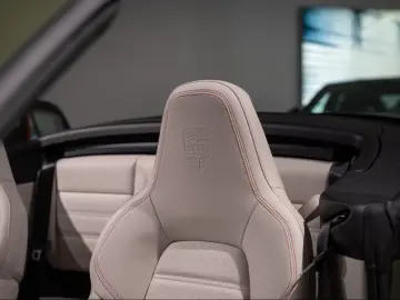 Porsche 992 911 Carrera 4 GTS Cabrio Natooliv