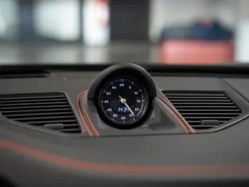 Porsche 992 911 Carrera 4 GTS Cabrio Natooliv