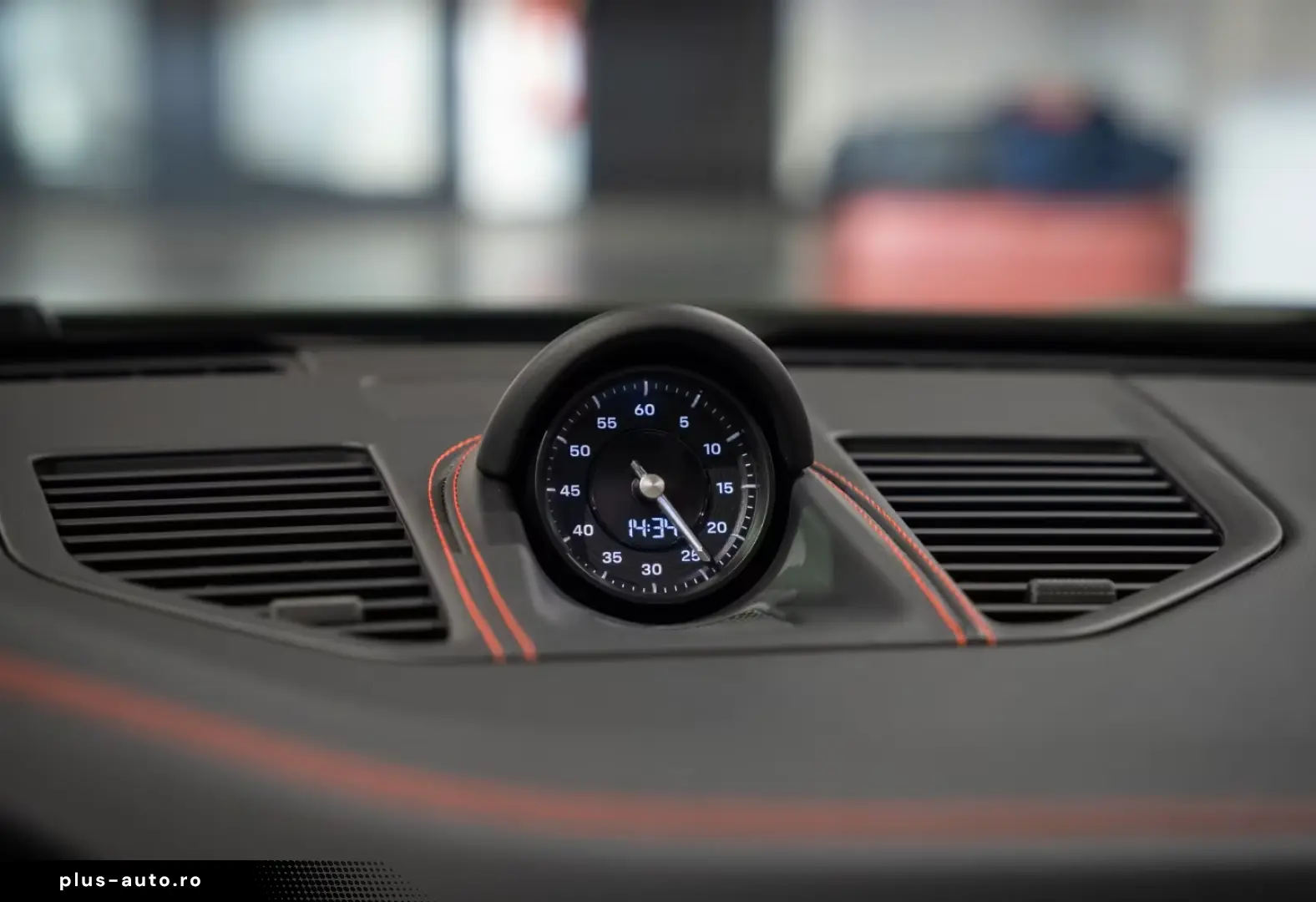 Porsche 992 911 Carrera 4 GTS Cabrio Natooliv