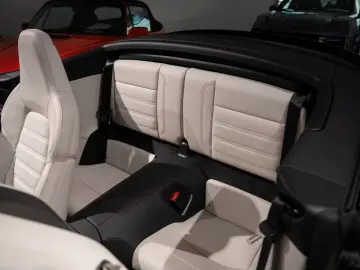 Porsche 992 911 Carrera 4 GTS Cabrio Natooliv