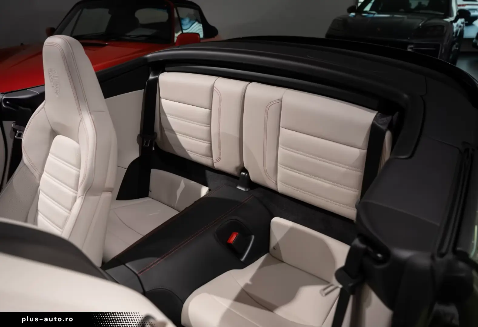Porsche 992 911 Carrera 4 GTS Cabrio Natooliv