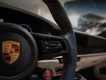 Porsche 992 911 Carrera 4 GTS Cabrio Natooliv