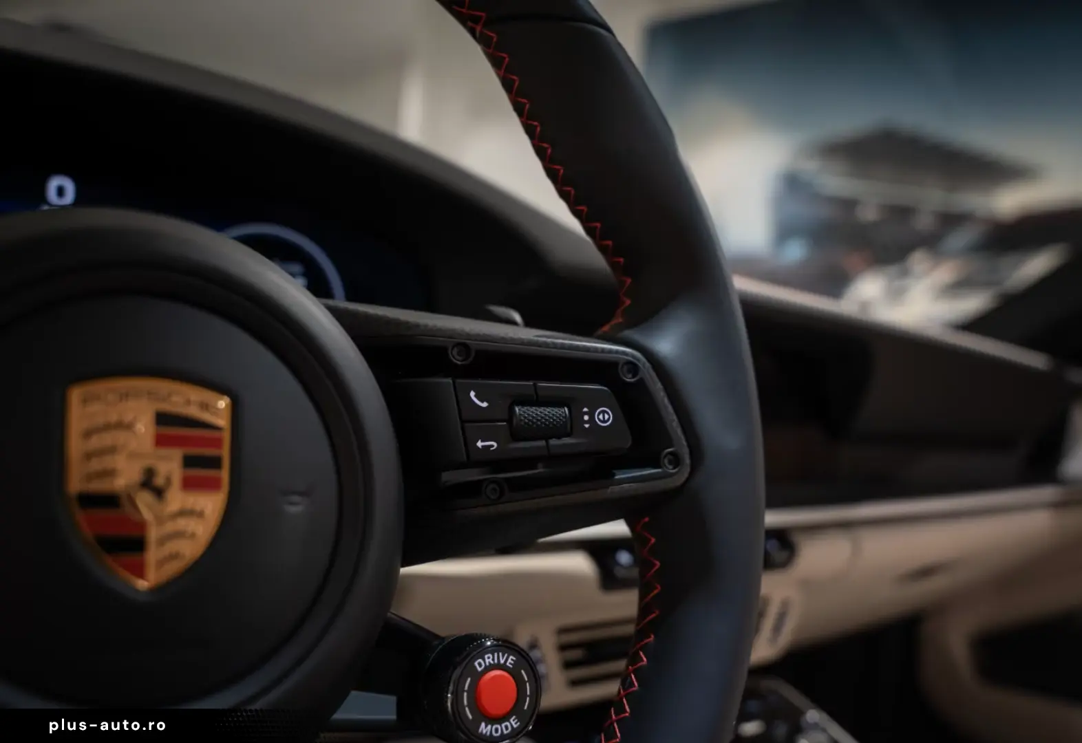Porsche 992 911 Carrera 4 GTS Cabrio Natooliv